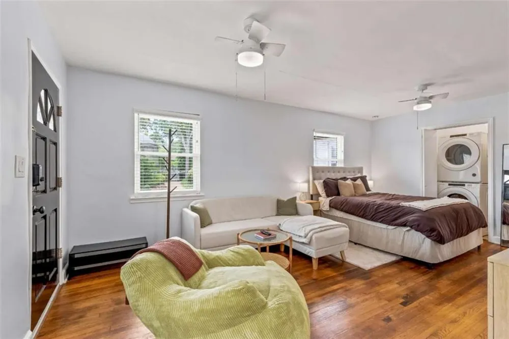 1780 John Calvin Avenue #UNIT R College Park, GA 30337