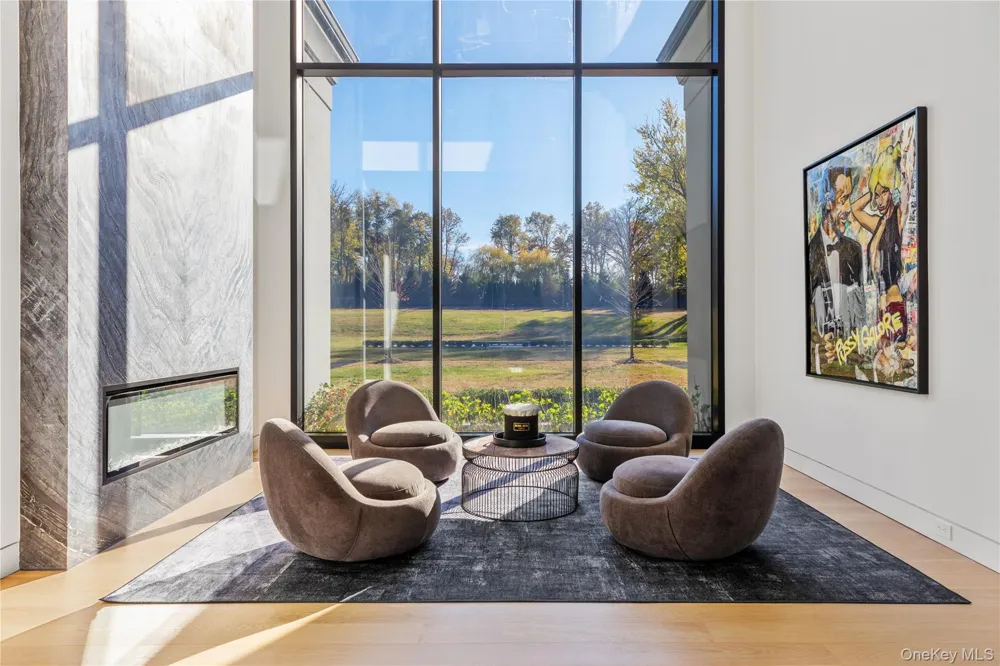 199 Lattingtown Road Locust Valley, NY 11560