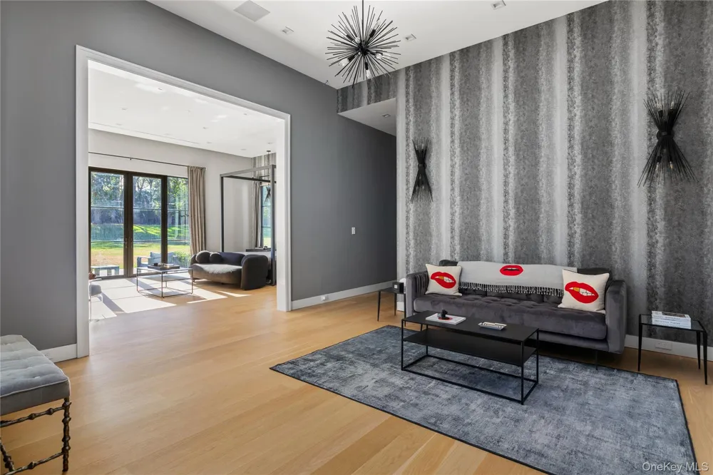 199 Lattingtown Road Locust Valley, NY 11560