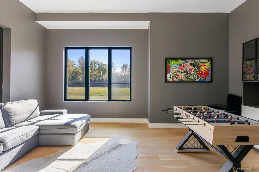199 Lattingtown Road Locust Valley, NY 11560