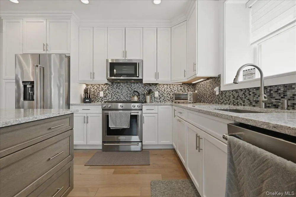 33204 Spruce Pond Circle Plainview, NY 11803