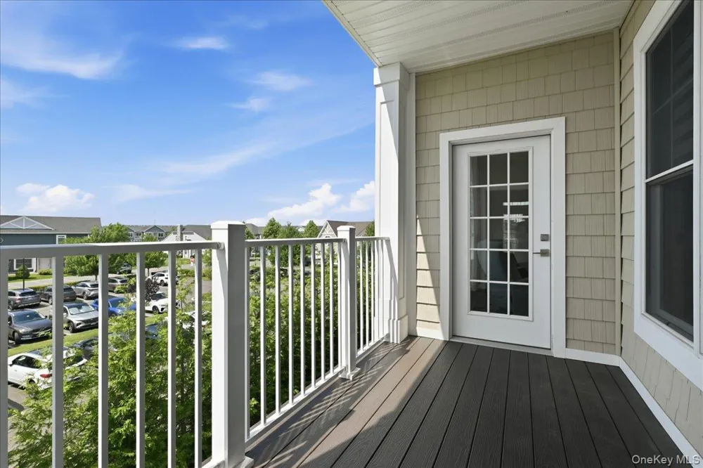 33204 Spruce Pond Circle Plainview, NY 11803