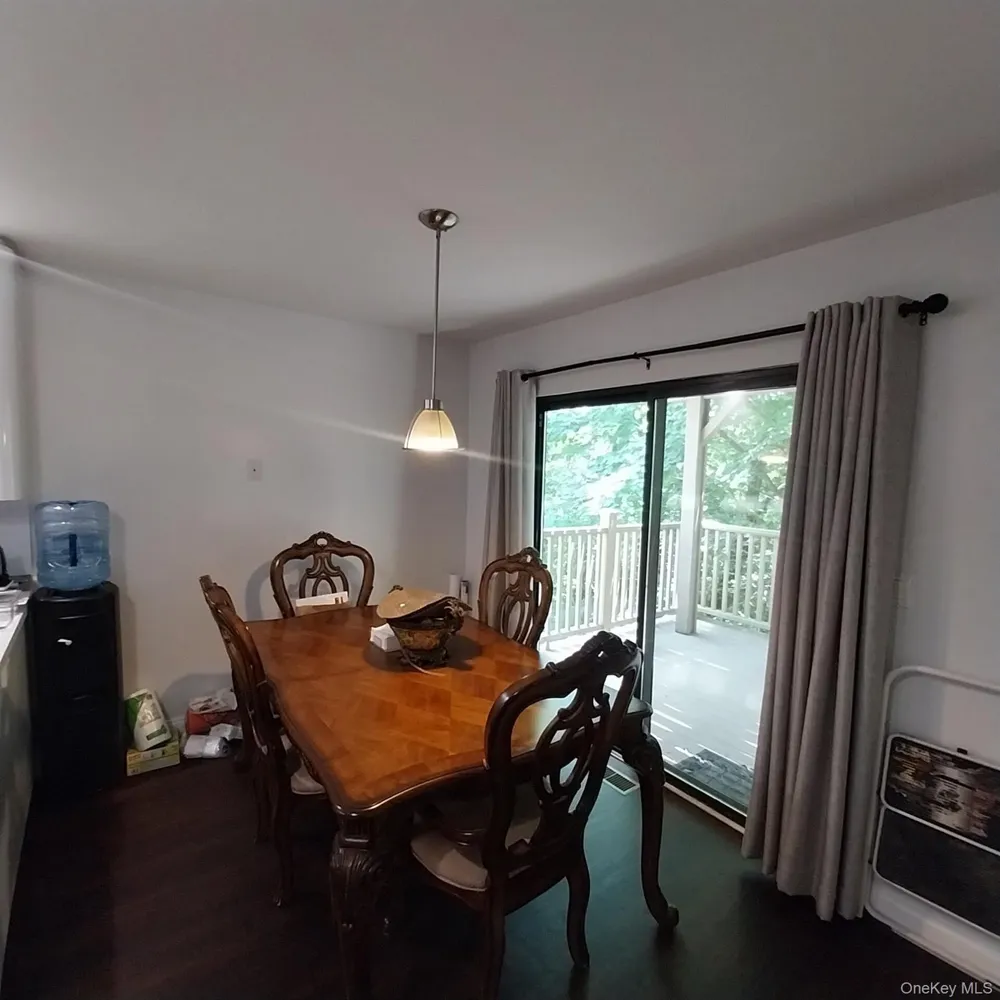12 The Glen Lane #12 Glen Head, NY 11545