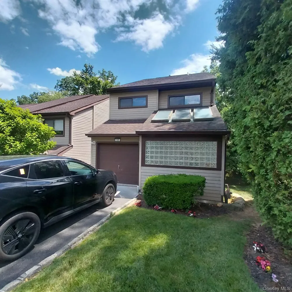 12 The Glen Lane #12 Glen Head, NY 11545