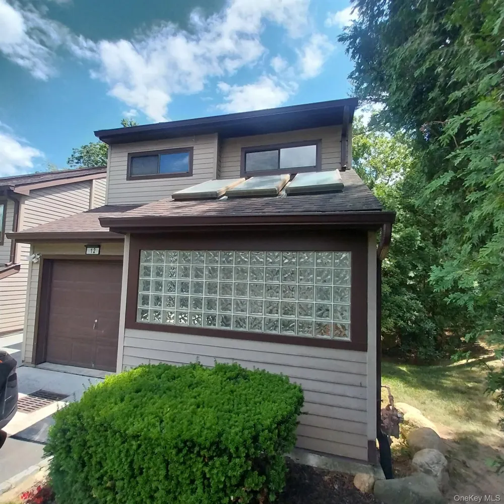 12 The Glen Lane #12 Glen Head, NY 11545