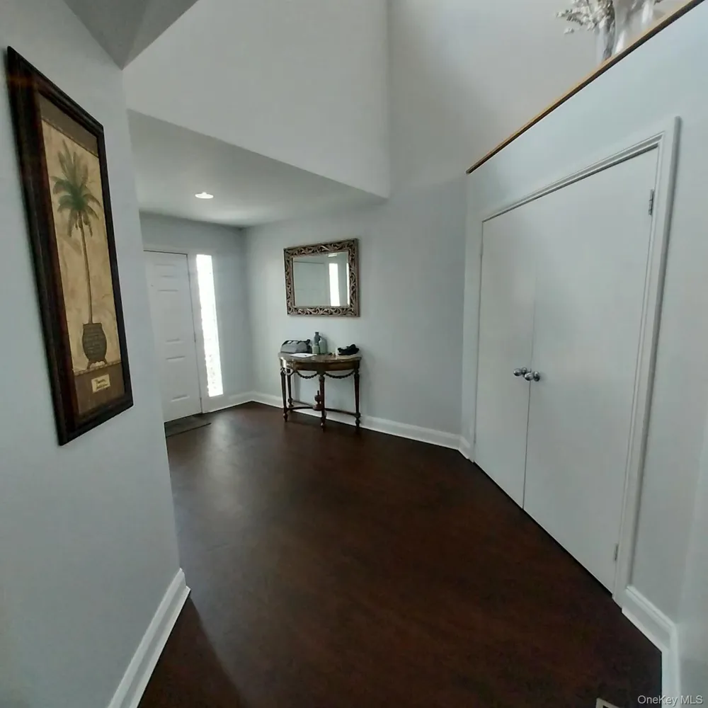 12 The Glen Lane #12 Glen Head, NY 11545