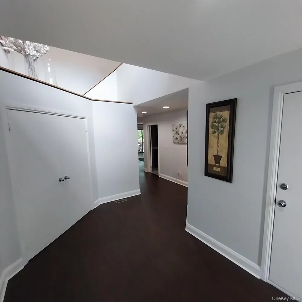 12 The Glen Lane #12 Glen Head, NY 11545