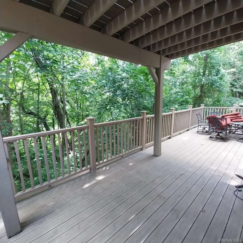 12 The Glen Lane #12 Glen Head, NY 11545