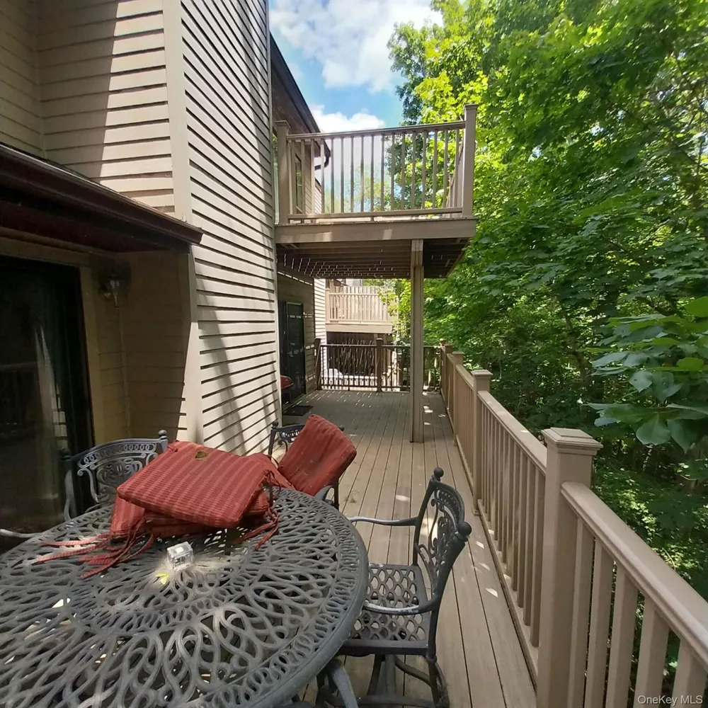 12 The Glen Lane #12 Glen Head, NY 11545