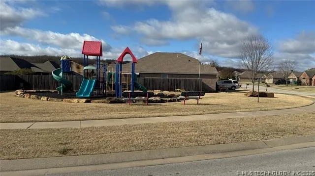 1515 Emily Circle Sapulpa, OK 74066