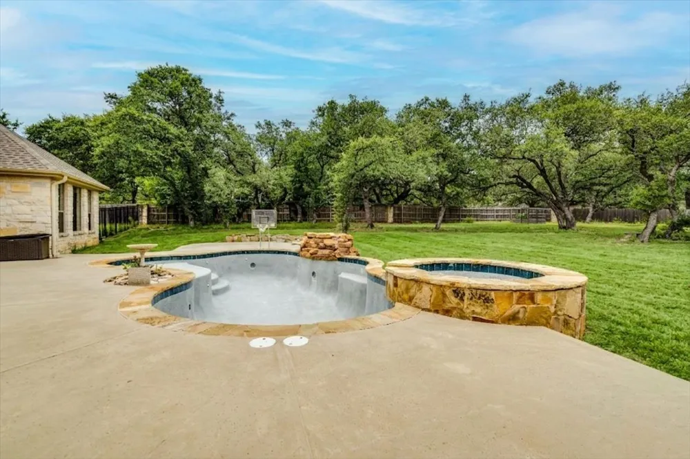 103 Silverstone Drive Georgetown, TX 78633