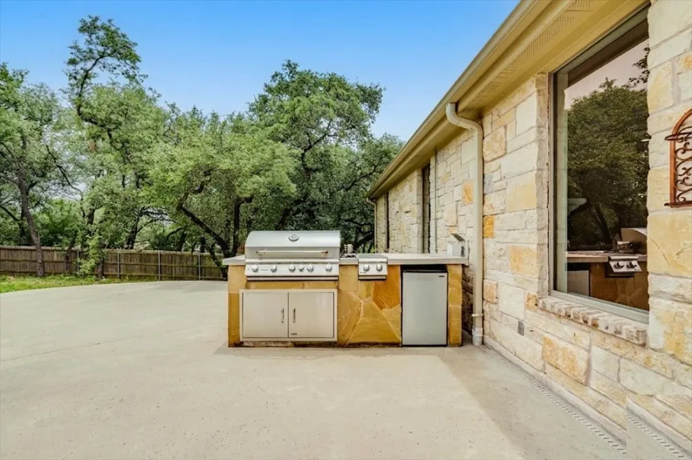 103 Silverstone Drive Georgetown, TX 78633