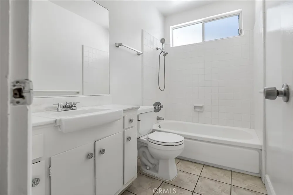 17050 Rinaldi Street Granada Hills, CA 91344