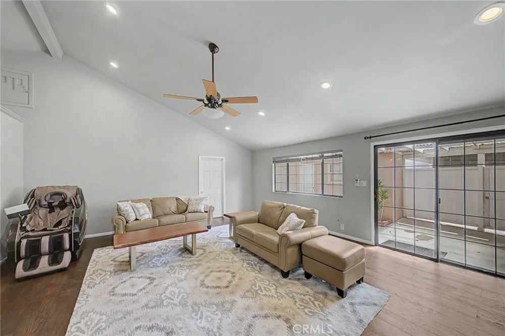 2521 Harmony Place La Crescenta, CA 91214