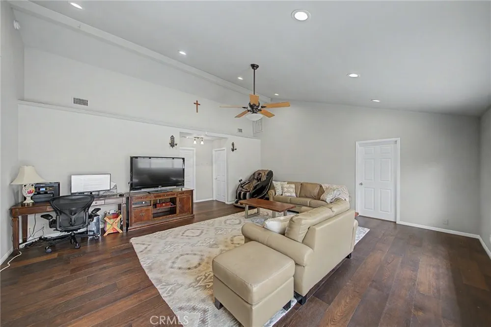 2521 Harmony Place La Crescenta, CA 91214
