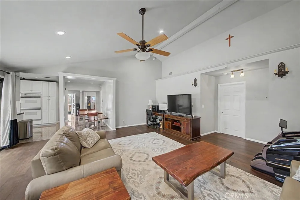 2521 Harmony Place La Crescenta, CA 91214
