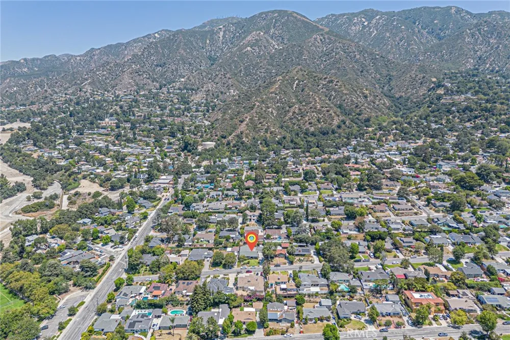 2521 Harmony Place La Crescenta, CA 91214