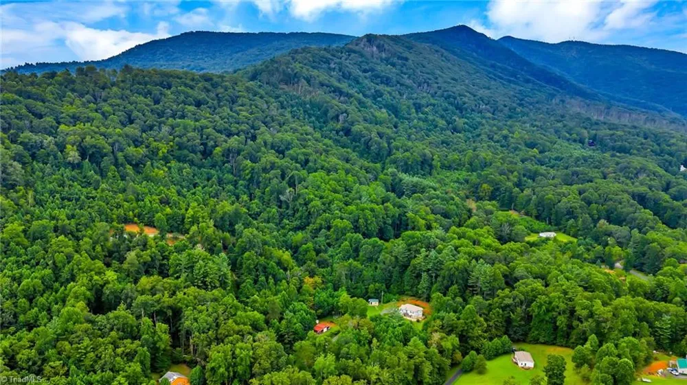 TBD Deep Ford Road Lansing, NC 28642