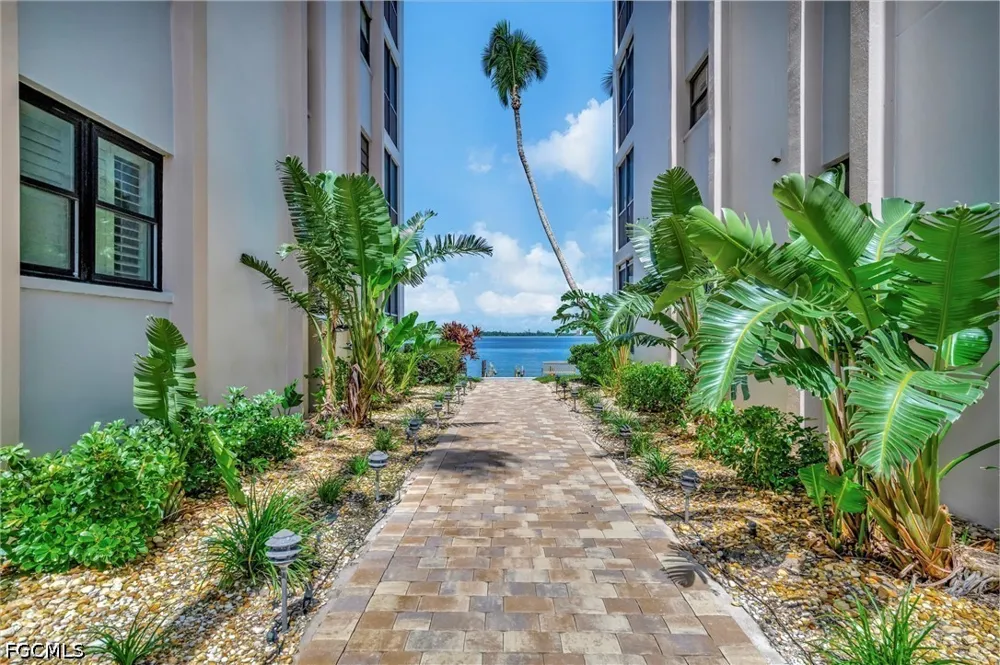 Clifford Street #1001 Fort Myers, FL 33901
