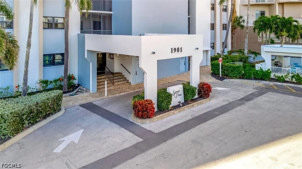 Clifford Street #1001 Fort Myers, FL 33901