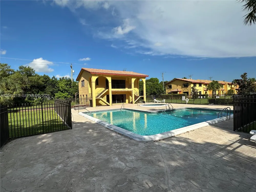 2700 NW 47th Ter #1001 Lauderdale Lakes, FL 33313