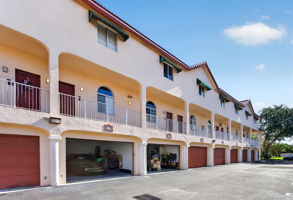 2457 NE 14th Street #2457 Pompano Beach, FL 33062