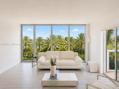 10275 Collins Ave #431
