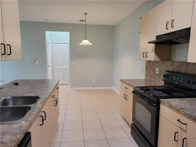 3569 Forest Hill Boulevard #117 Palm Springs, FL 33406