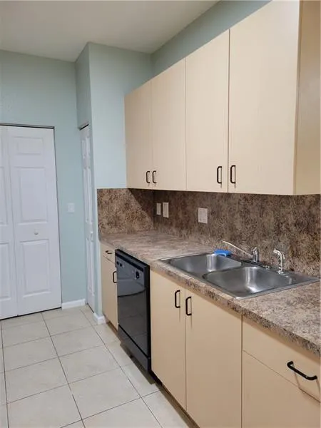 3569 Forest Hill Boulevard #117 Palm Springs, FL 33406