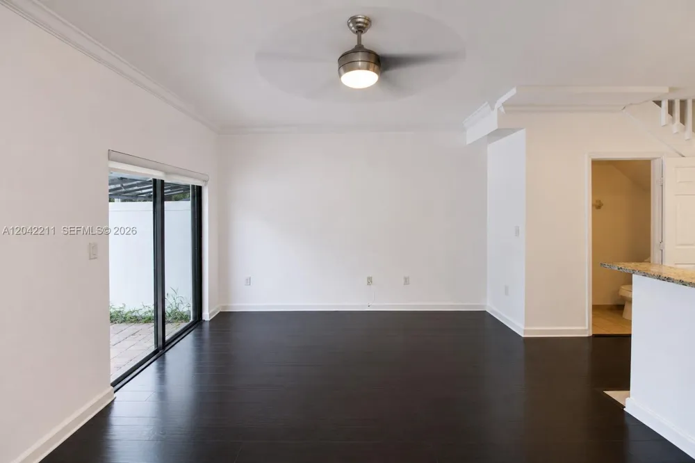 8954 W 35th Way Hialeah, FL 33018