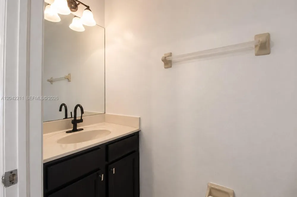 8954 W 35th Way Hialeah, FL 33018