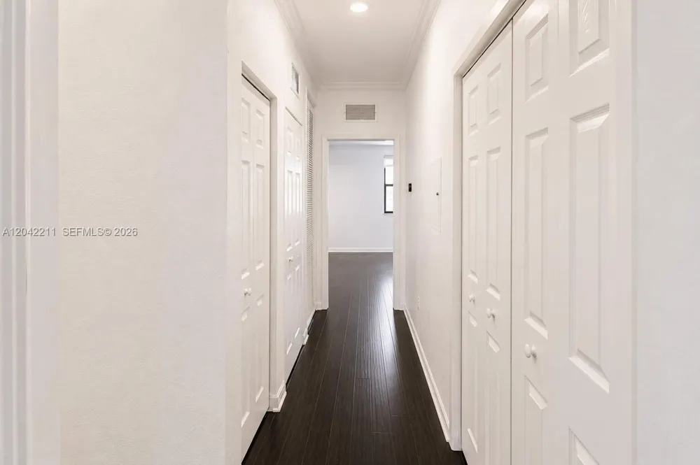 8954 W 35th Way Hialeah, FL 33018