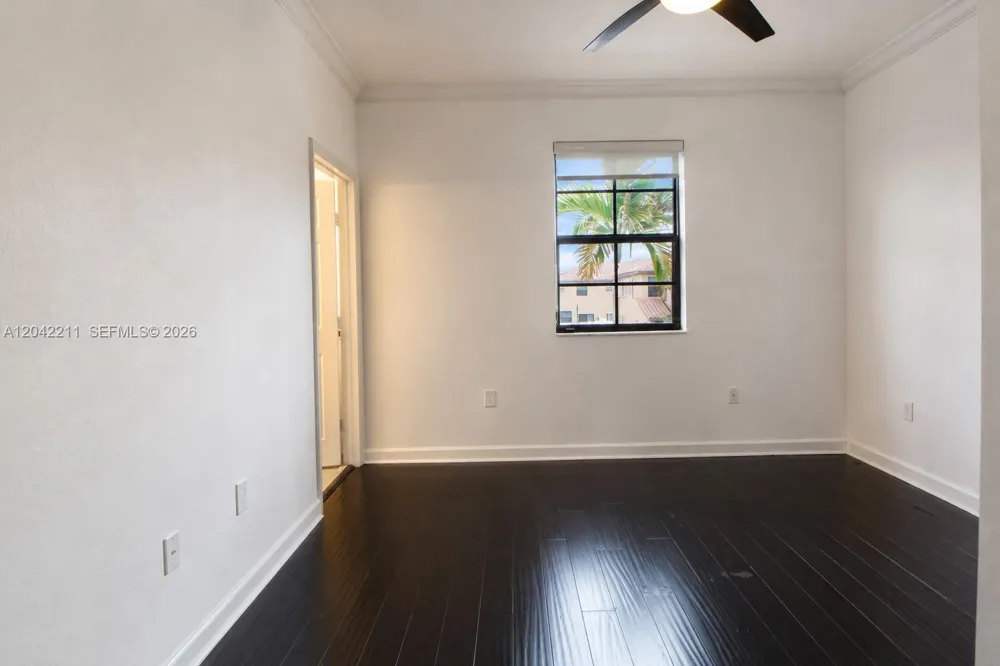 8954 W 35th Way Hialeah, FL 33018