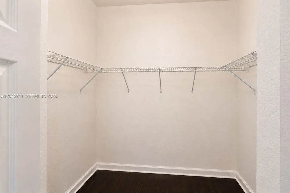 8954 W 35th Way Hialeah, FL 33018