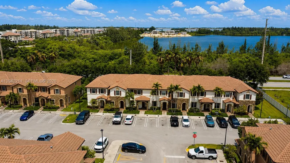 8954 W 35th Way Hialeah, FL 33018