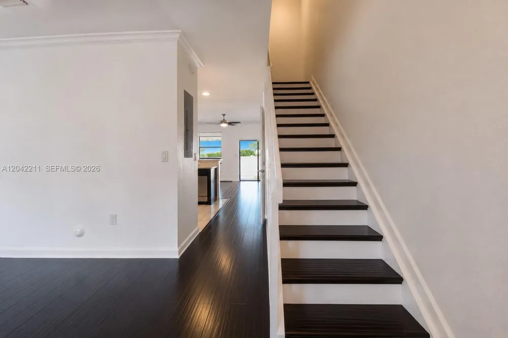 8954 W 35th Way Hialeah, FL 33018