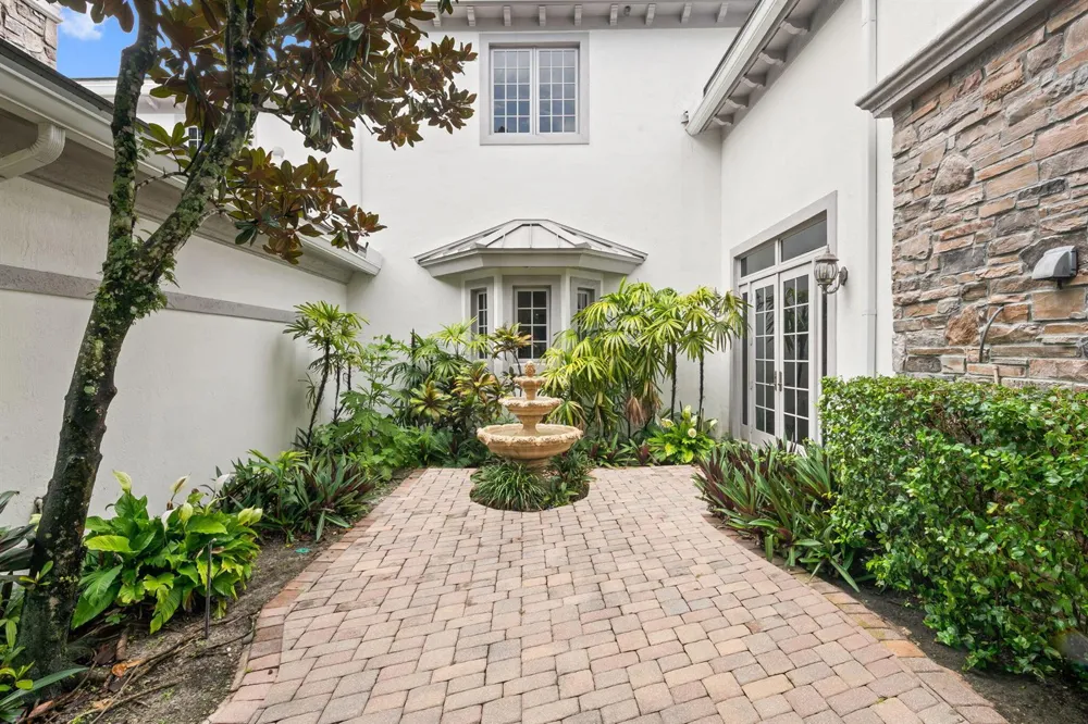 8950 NW 70th Court Parkland, FL 33067