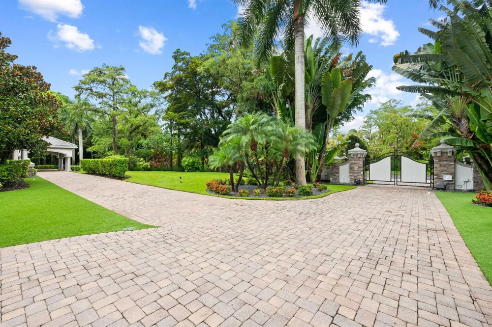 8950 NW 70th Court Parkland, FL 33067