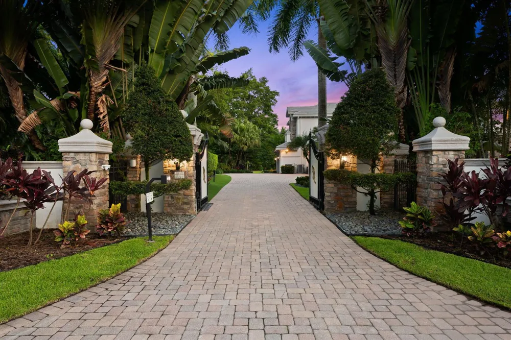 8950 NW 70th Court Parkland, FL 33067