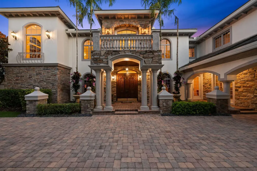 8950 NW 70th Court Parkland, FL 33067