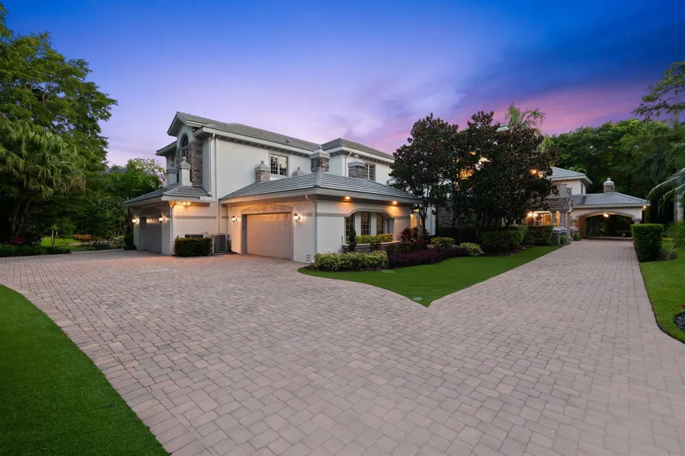 8950 NW 70th Court Parkland, FL 33067