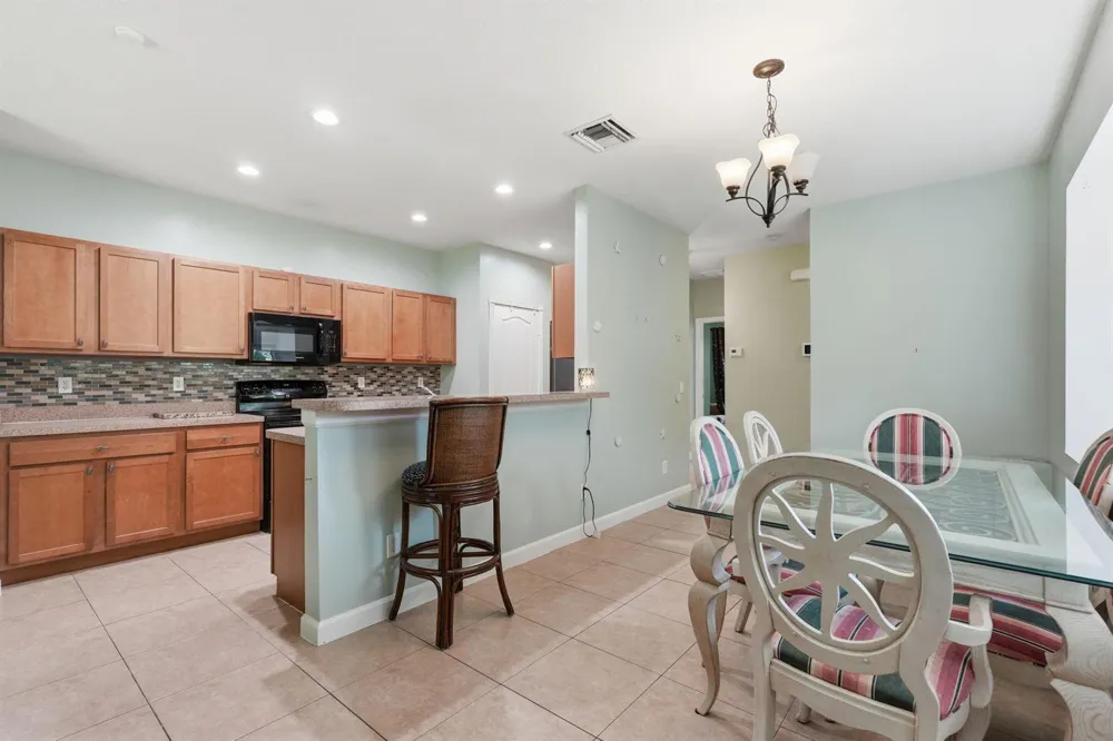 2551 Creekside Drive Fort Pierce, FL 34981