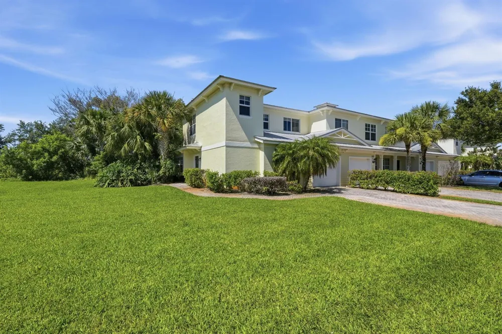 2551 Creekside Drive Fort Pierce, FL 34981
