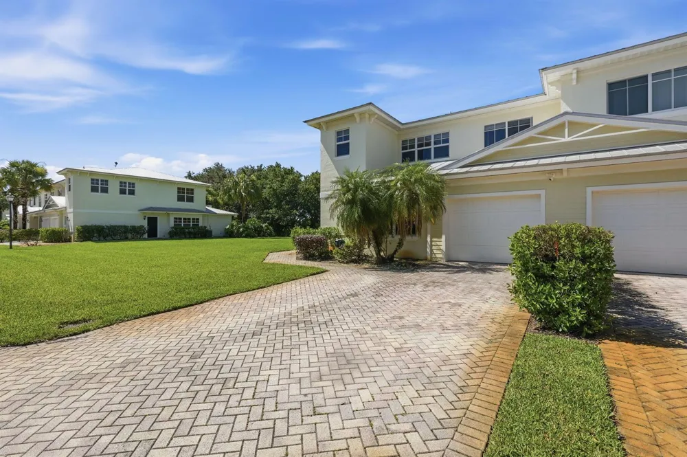 2551 Creekside Drive Fort Pierce, FL 34981