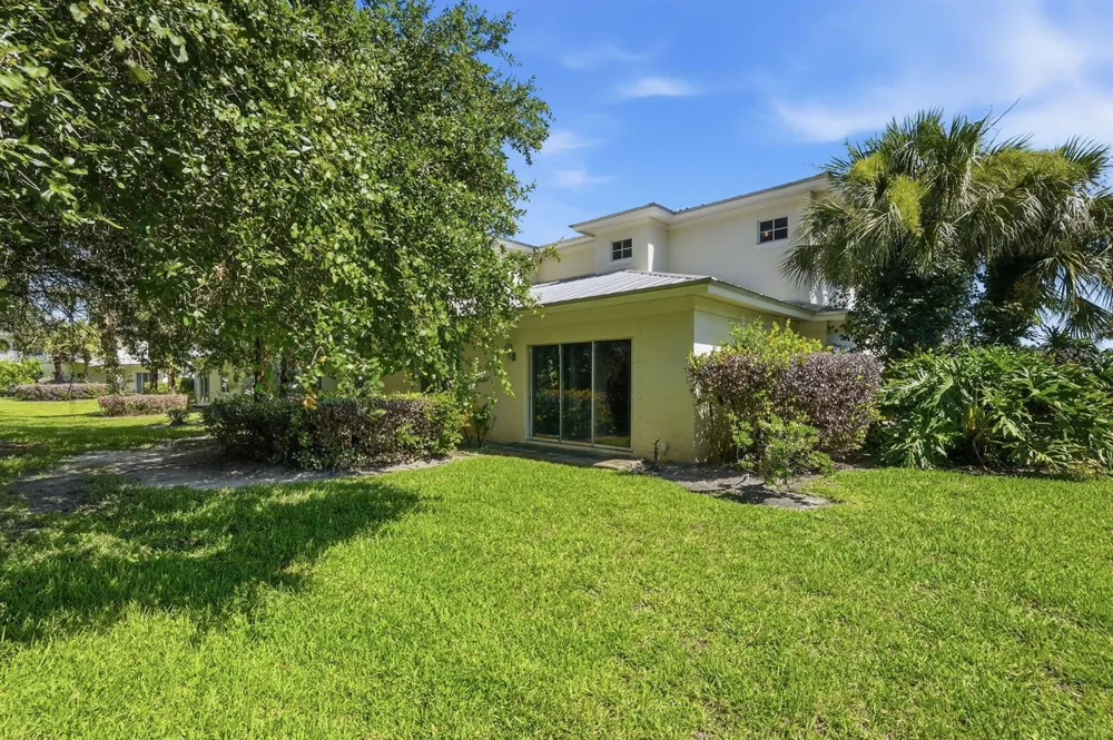2551 Creekside Drive Fort Pierce, FL 34981