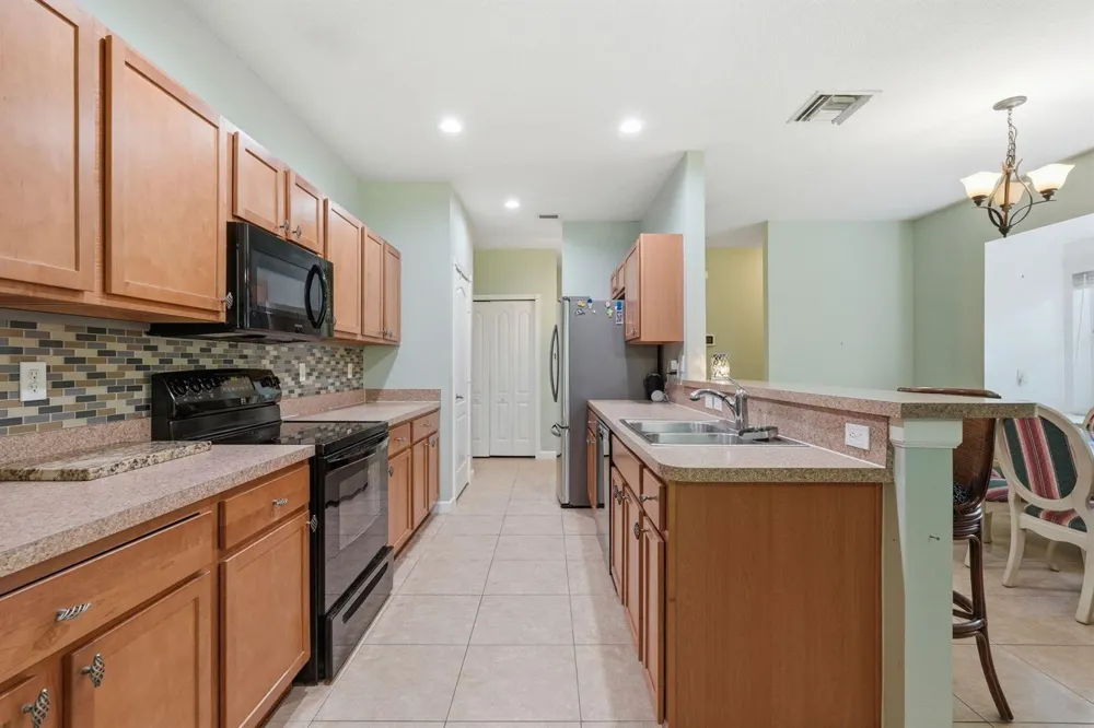 2551 Creekside Drive Fort Pierce, FL 34981