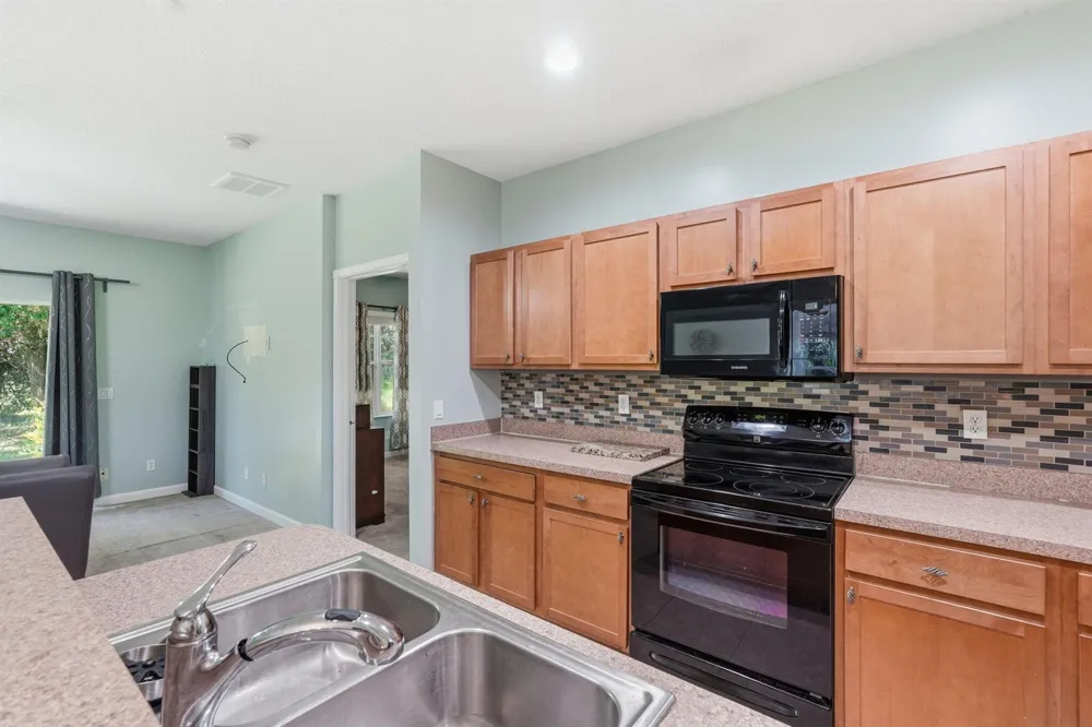 2551 Creekside Drive Fort Pierce, FL 34981