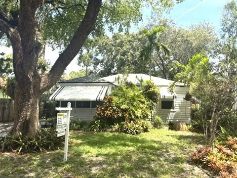 44 SW 5th Street