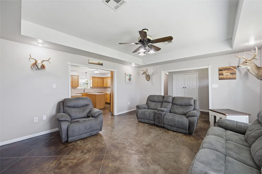 1727 LCR 124 Mount Calm, TX 76673