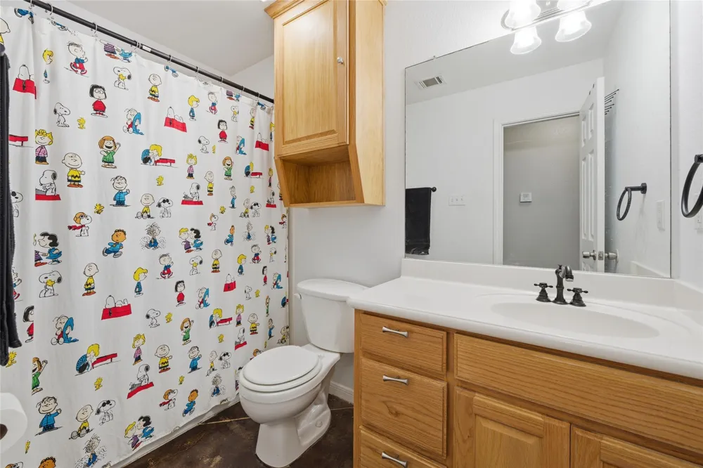 1727 LCR 124 Mount Calm, TX 76673